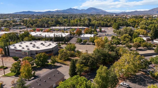 350 Park Marina Circle, Redding, CA 96001