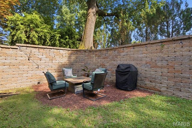 110 Autumn Lane, Belleville, IL 62223