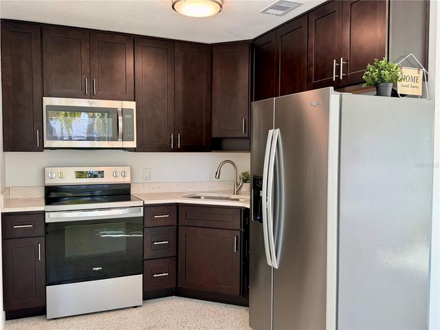 200 140TH AVENUE E W, Madeira Beach, FL 33708