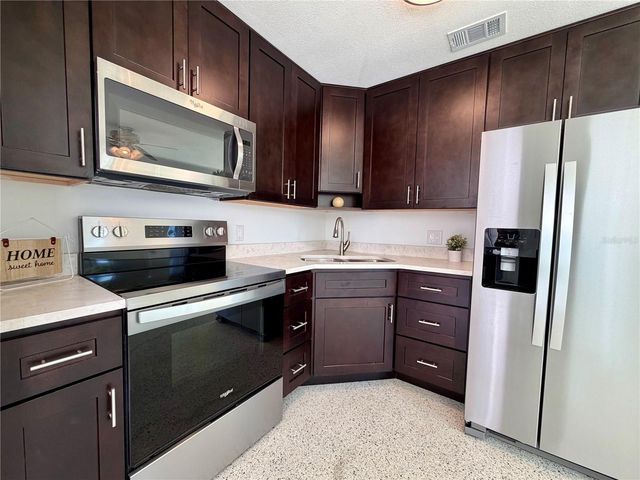 200 140TH AVENUE E W, Madeira Beach, FL 33708