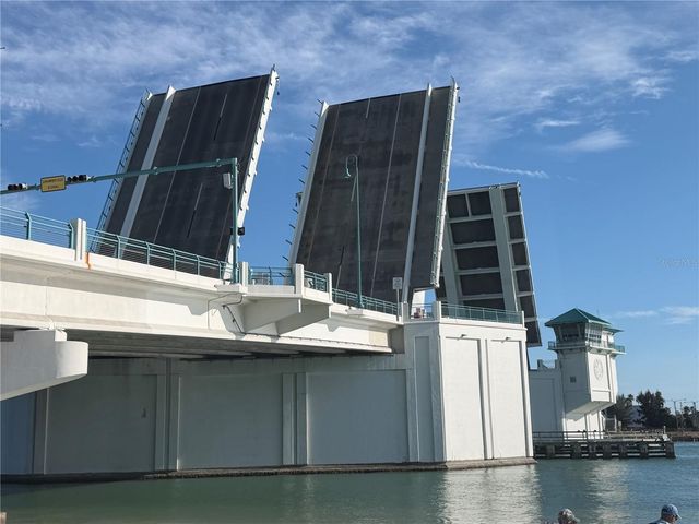 200 140TH AVENUE E W, Madeira Beach, FL 33708