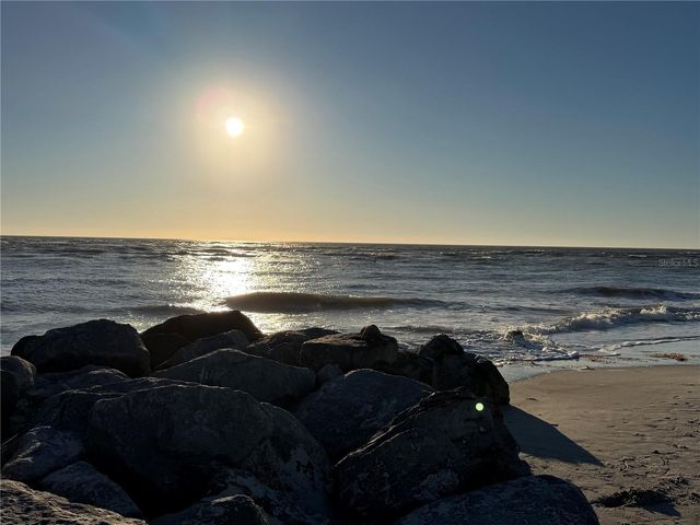 200 140TH AVENUE E W, Madeira Beach, FL 33708