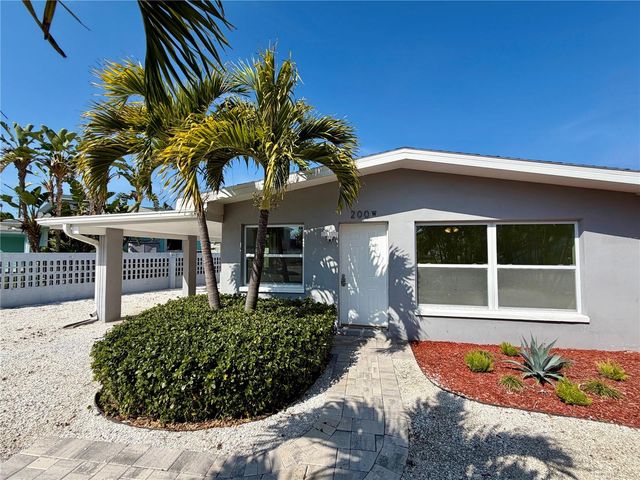 200 140TH AVENUE E W, Madeira Beach, FL 33708