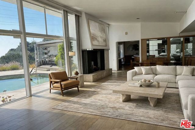 7300 Mulholland Drive, Los Angeles, CA 90046