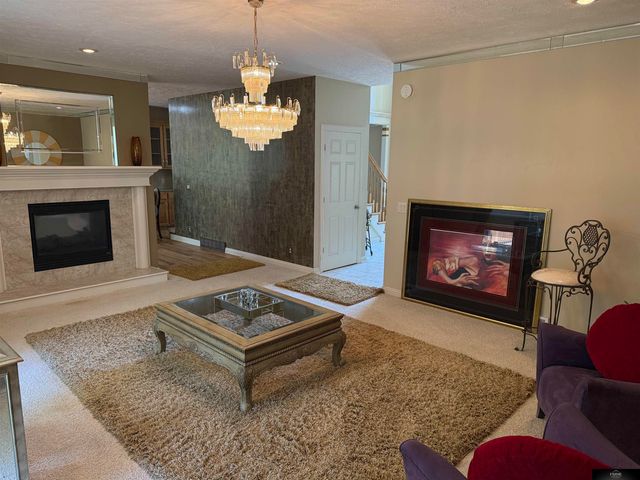 936 S 181 Street, Elkhorn, NE 68022