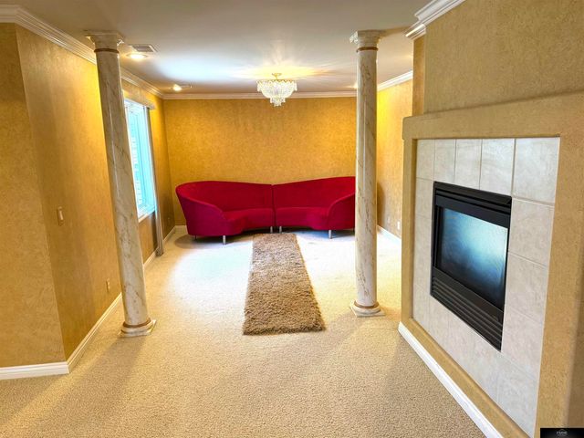 936 S 181 Street, Elkhorn, NE 68022