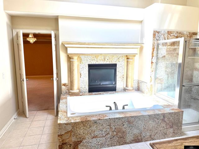 936 S 181 Street, Elkhorn, NE 68022