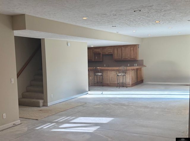 936 S 181 Street, Elkhorn, NE 68022