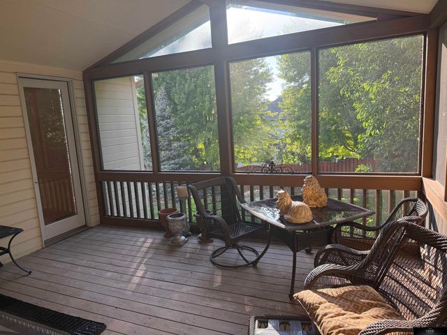 936 S 181 Street, Elkhorn, NE 68022