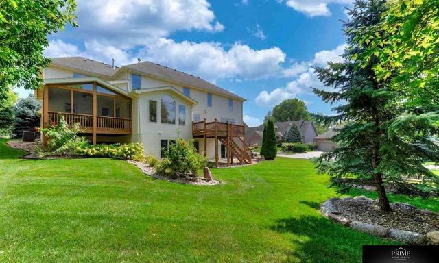 936 S 181 Street, Elkhorn, NE 68022