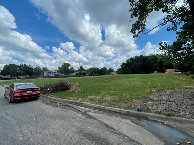 2309 Meadows Lane, Sherman, TX 75092