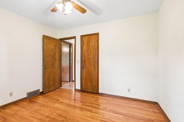 220 CLOVERDALE Drive, Council Bluffs, IA 51503
