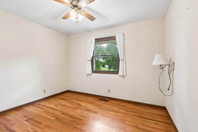 220 CLOVERDALE Drive, Council Bluffs, IA 51503