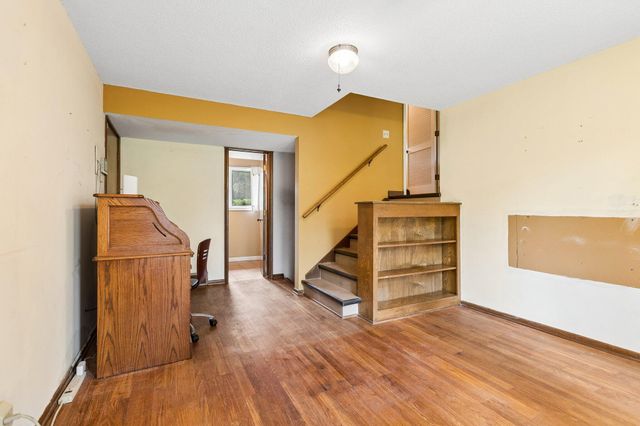 220 CLOVERDALE Drive, Council Bluffs, IA 51503