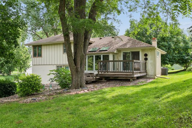 220 CLOVERDALE Drive, Council Bluffs, IA 51503