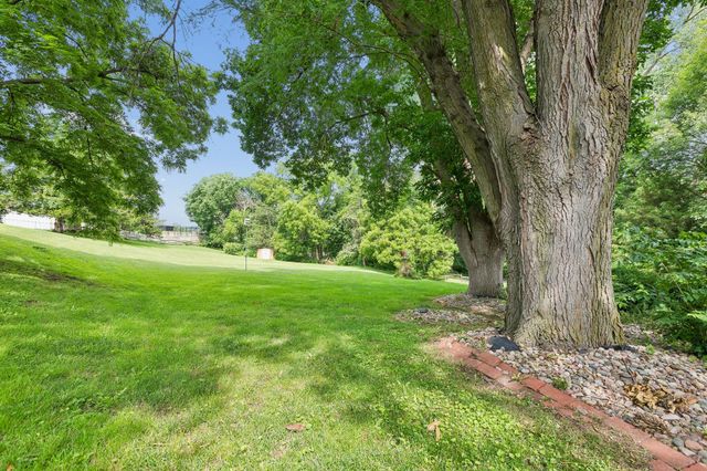 220 CLOVERDALE Drive, Council Bluffs, IA 51503