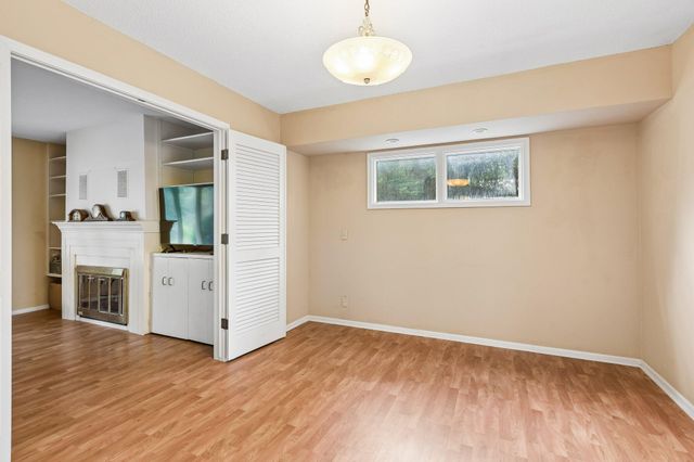 220 CLOVERDALE Drive, Council Bluffs, IA 51503