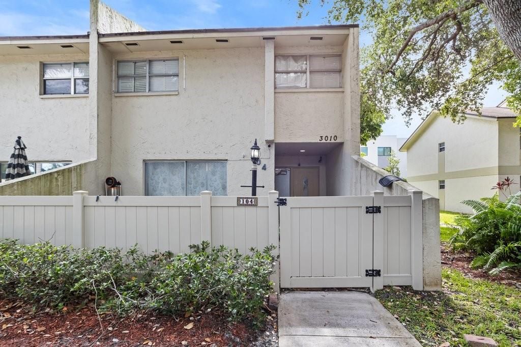 3010 NW 68th St 104, Fort Lauderdale, FL 33309