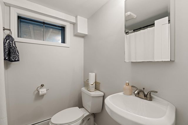 12 Pinecroft Ave, Holden, MA 01520