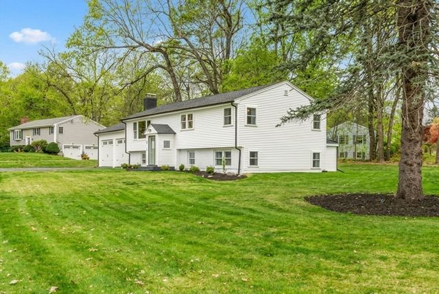 12 Pinecroft Ave, Holden, MA 01520