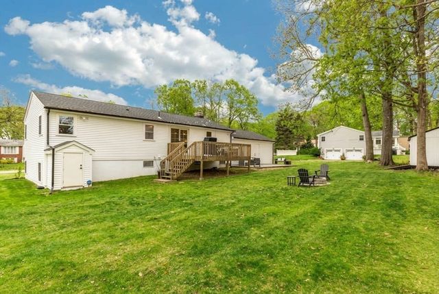 12 Pinecroft Ave, Holden, MA 01520