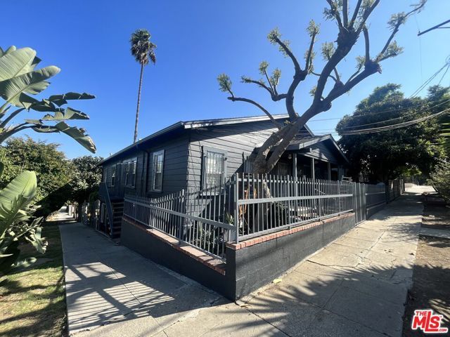 566 N Juanita Avenue, Los Angeles, CA 90004