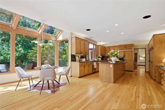 6265 160th Avenue SE, Bellevue, WA 98006