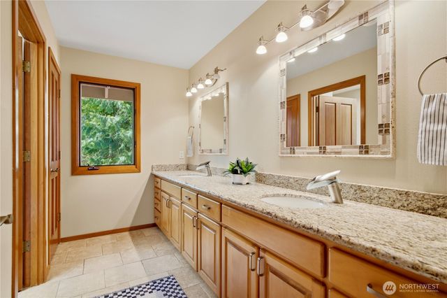 6265 160th Avenue SE, Bellevue, WA 98006