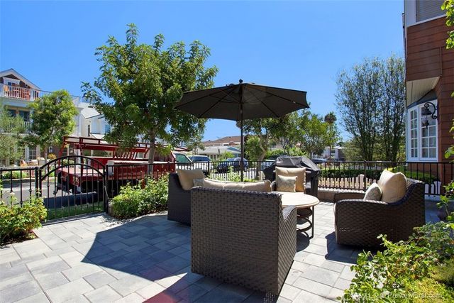 441 Carnation Avenue, Corona Del Mar, CA 92625