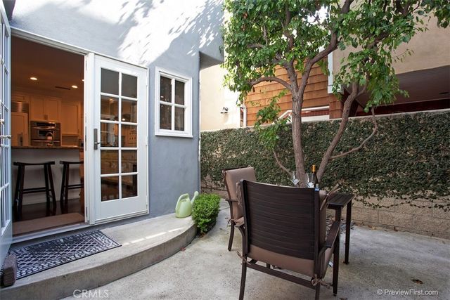 441 Carnation Avenue, Corona Del Mar, CA 92625