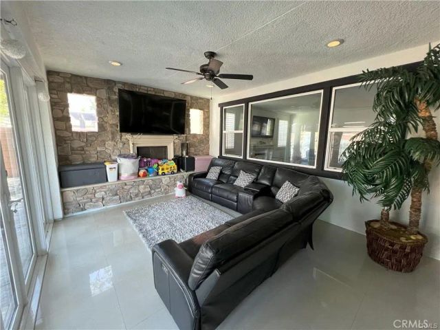 4866 Stoneglen Avenue, Fontana, CA 92336