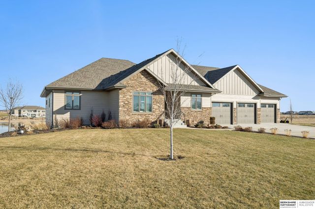 21746 Bayshore Drive, Columbus, NE 68601