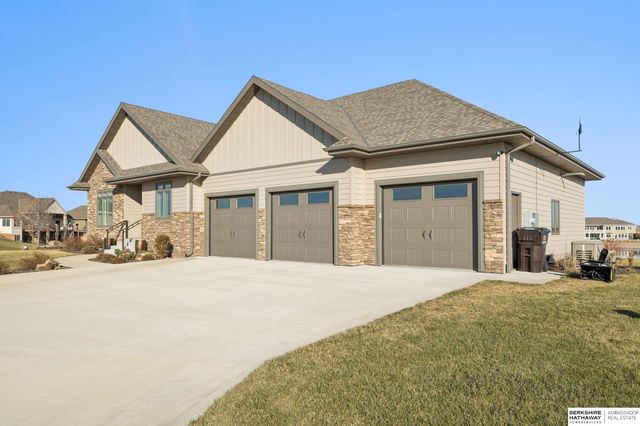 21746 Bayshore Drive, Columbus, NE 68601