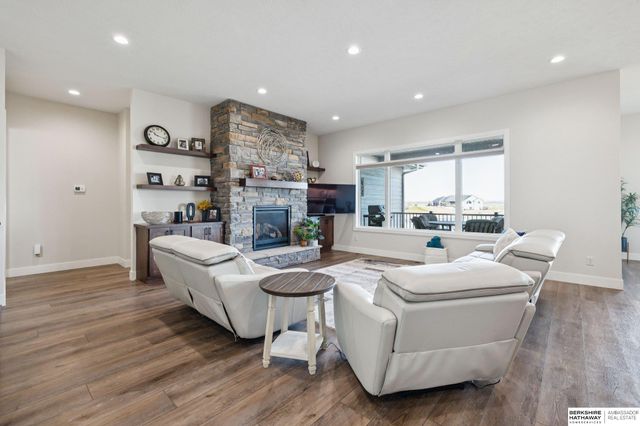 21746 Bayshore Drive, Columbus, NE 68601