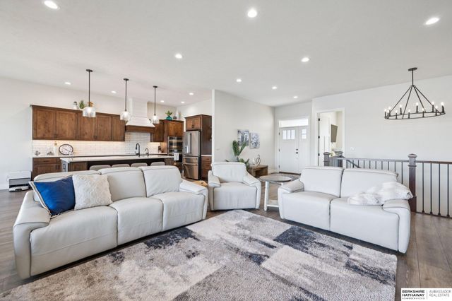 21746 Bayshore Drive, Columbus, NE 68601