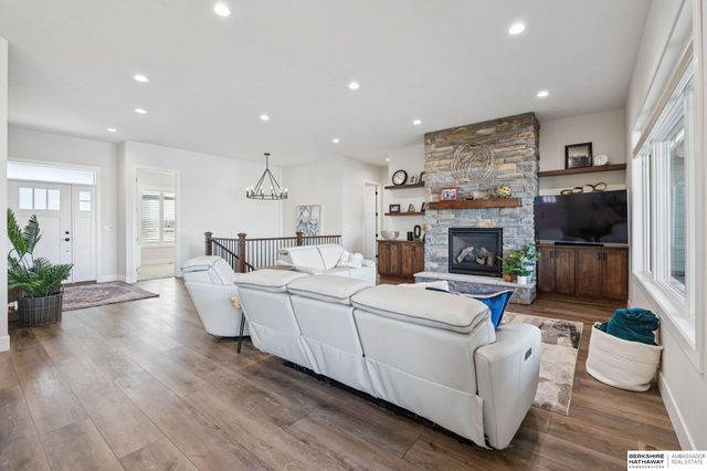 21746 Bayshore Drive, Columbus, NE 68601