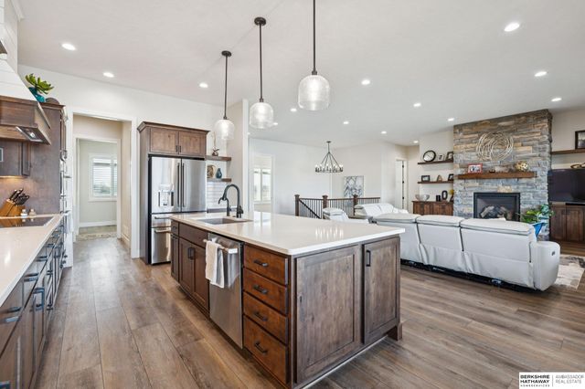 21746 Bayshore Drive, Columbus, NE 68601