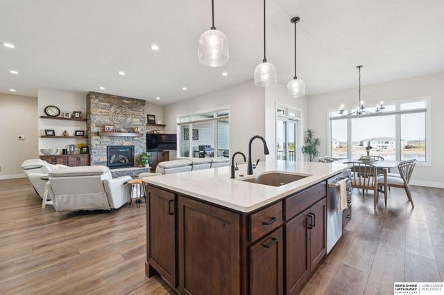 21746 Bayshore Drive, Columbus, NE 68601