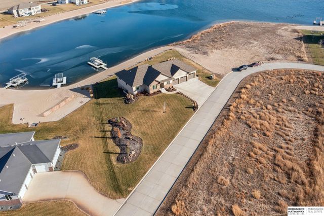 21746 Bayshore Drive, Columbus, NE 68601