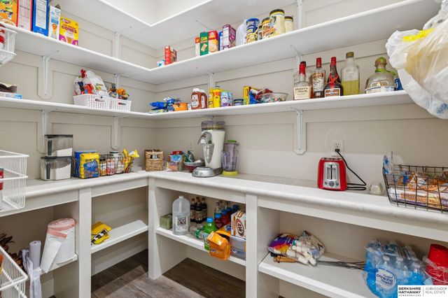 21746 Bayshore Drive, Columbus, NE 68601