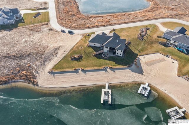 21746 Bayshore Drive, Columbus, NE 68601