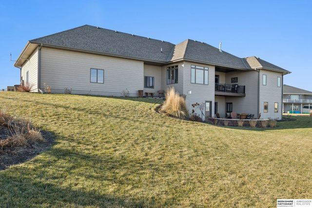 21746 Bayshore Drive, Columbus, NE 68601