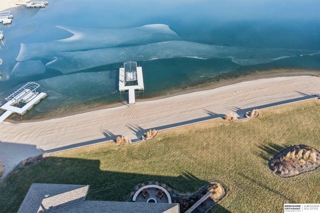 21746 Bayshore Drive, Columbus, NE 68601