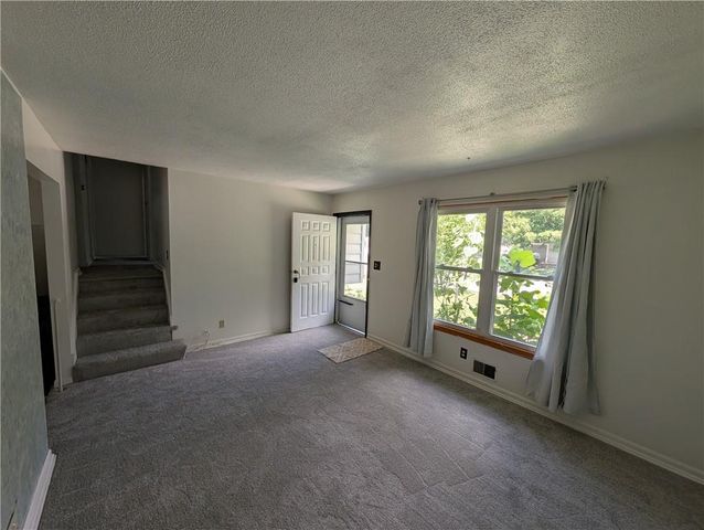 8 NW Noel Street, Lee's Summit, MO 64063