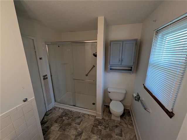 8 NW Noel Street, Lee's Summit, MO 64063