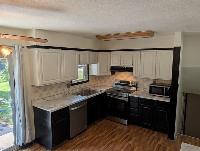 8 NW Noel Street, Lee's Summit, MO 64063