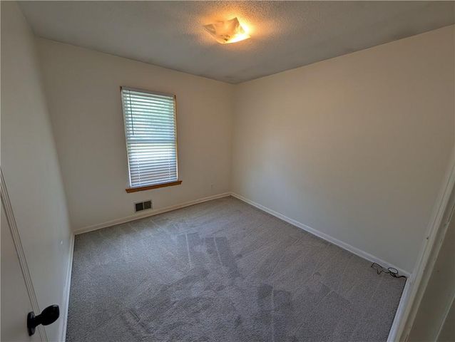 8 NW Noel Street, Lee's Summit, MO 64063