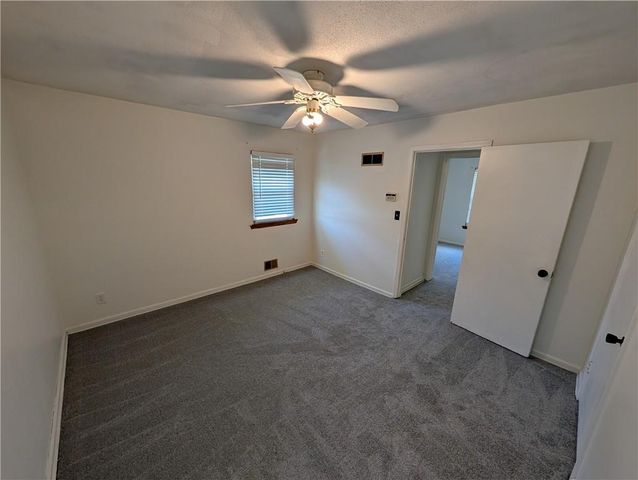 8 NW Noel Street, Lee's Summit, MO 64063