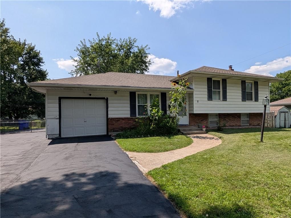 8 NW Noel Street, Lee's Summit, MO 64063