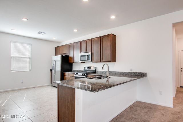 7845 S Sugarbend Drive, Tucson, AZ 85757